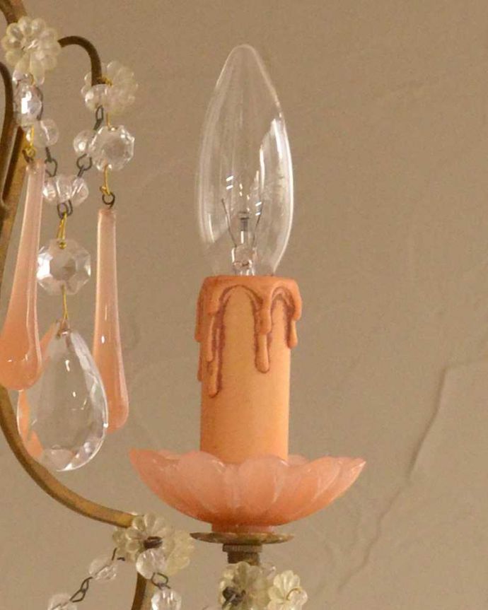 シャンデリア　照明・ライティング　ピンクのガラスが美しいアンティークの3灯シャンデリア(E17シャンデリア球付)。。(x-849-z)