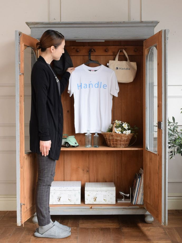 アンティーク家具らしさが漂うワードローブ