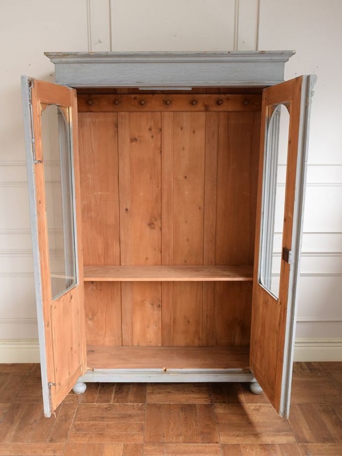 キャビネットの中