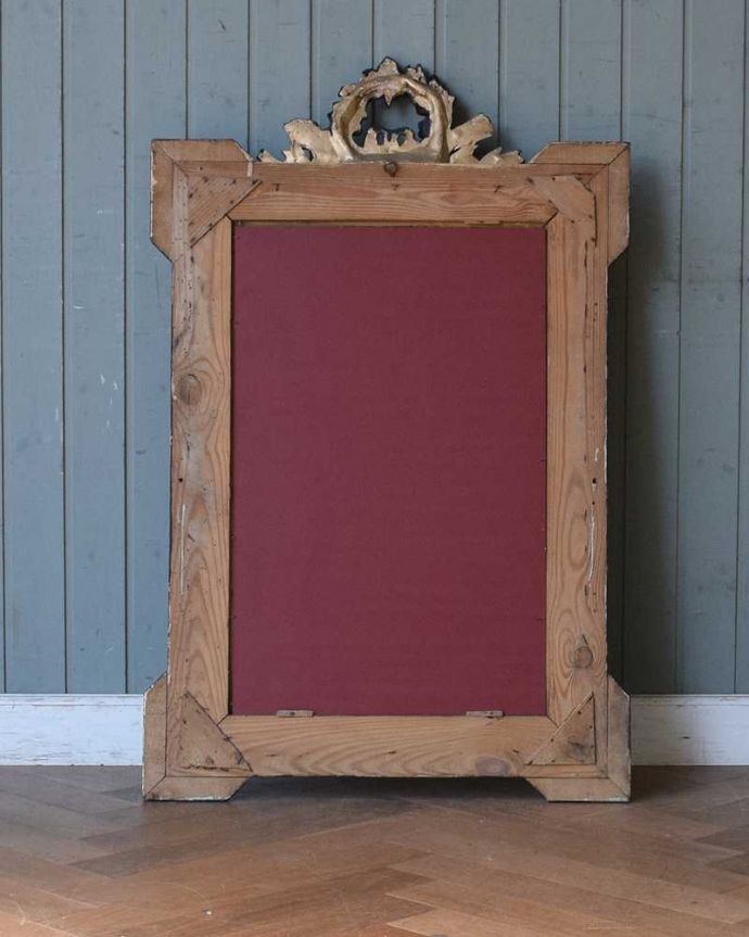 アンティーク ミラー（鏡）　アンティーク雑貨　かっこいいブラックペイント、存在感たっぷりのアンティークのレクタングルミラー。裏側を見てみると…アンティークは新品ではないので、もちろん経年変化によるキズはありますが、専門の職人がキレイにお直しをしているので、後ろ姿までキレイです。(x-855-z)