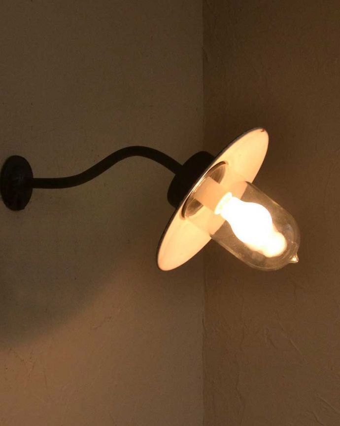 フランスのおしゃれな外灯、アンティークのポーチライト（E26球付） (x