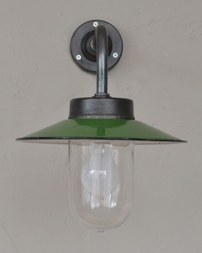 壁付けブラケット　照明・ライティング　フランスのアンティークデッキランプ、ポーチライト(外灯）（E26球付）。。(x-859-z)