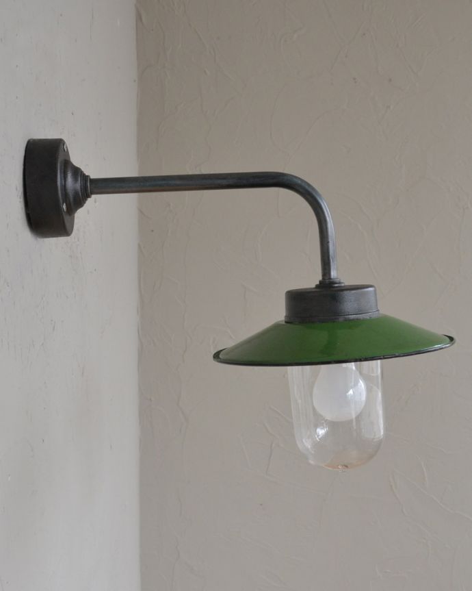 壁付けブラケット　照明・ライティング　フランスのアンティークデッキランプ、ポーチライト(外灯）（E26球付）。。(x-859-z)