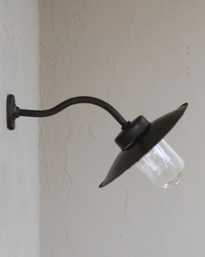 壁付けブラケット　照明・ライティング　アンティークウォールデッキランプ、ポーチライト(外灯）（E26球付）。。(x-868-z)