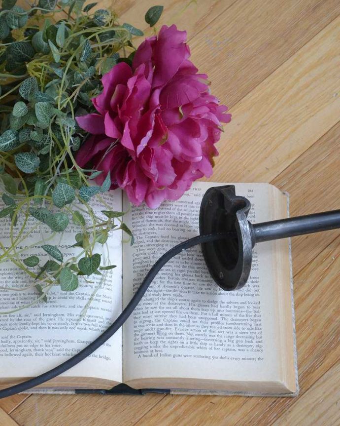 壁付けブラケット　照明・ライティング　フランス輸入のアンティークデッキランプ (外灯）（E26球付）。。(x-871-z)