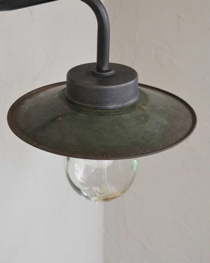 壁付けブラケット　照明・ライティング　フランス輸入のアンティークデッキランプ (外灯）（E26球付）。。(x-871-z)