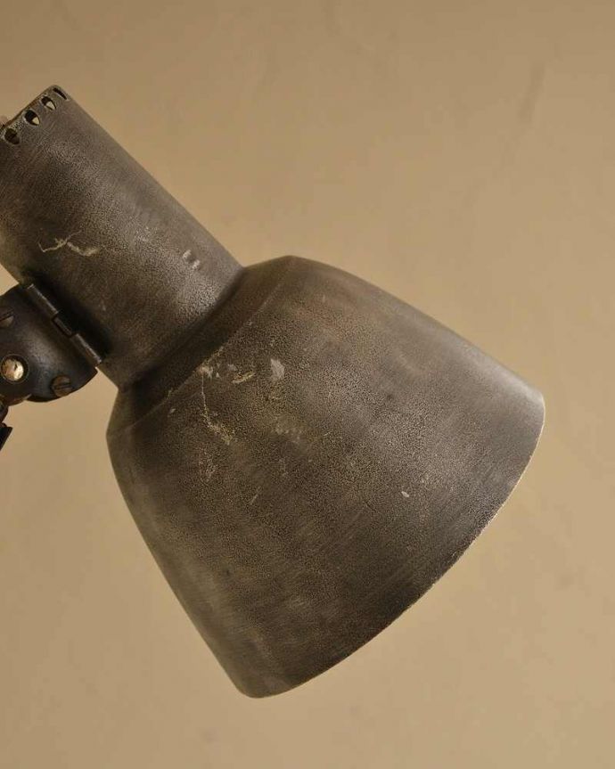 ホウロウシェード/その他の色　照明・ライティング　やっと見つけたかっこいいアンティーク照明、イギリスのシザーランプ（Ｅ26丸球付）。。(x-872-z)