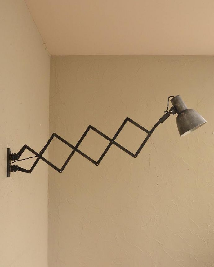 ホウロウシェード/その他の色　照明・ライティング　やっと見つけたかっこいいアンティーク照明、イギリスのシザーランプ（Ｅ26丸球付）。。(x-872-z)