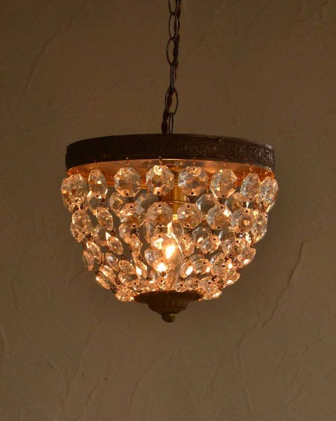 シャンデリア　照明・ライティング　フランス便で到着、ガラスパーツのアンティークプチシャンデリア（Ｅ17シャンデリア球付）。。(x-879-z)
