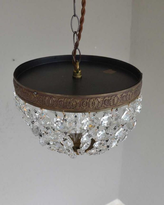 シャンデリア　照明・ライティング　フランス便で到着、ガラスパーツのアンティークプチシャンデリア（Ｅ17シャンデリア球付）。。(x-879-z)