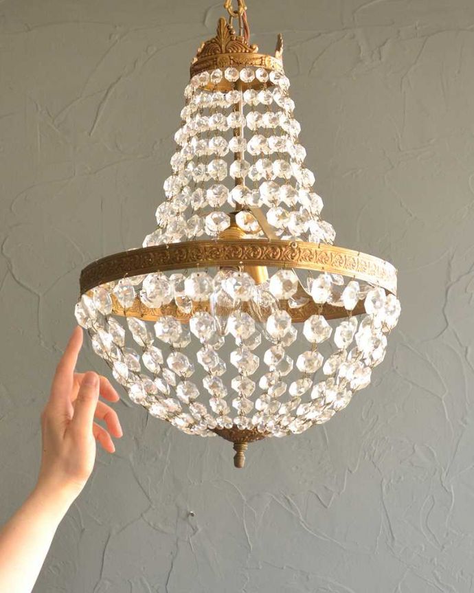 シャンデリア　照明・ライティング　キラキラ輝く夜を届けてくれるアンティークのシャンデリア(2灯)(E17シャンデリア球付)。。(x-888-z)