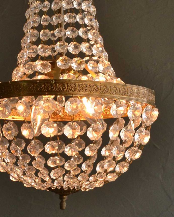 シャンデリア　照明・ライティング　キラキラ輝く夜を届けてくれるアンティークのシャンデリア(2灯)(E17シャンデリア球付)。。(x-888-z)