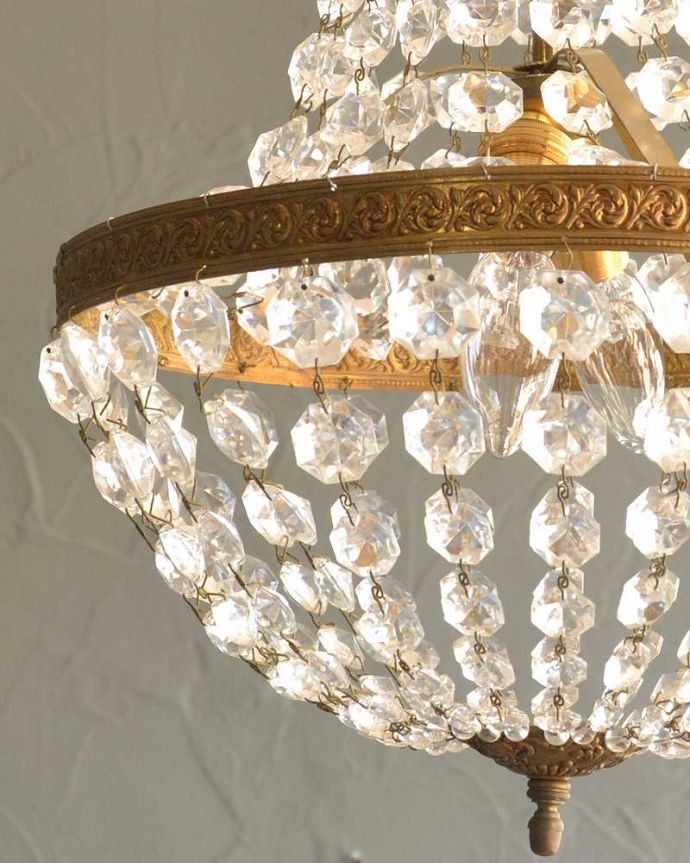 シャンデリア　照明・ライティング　キラキラ輝く夜を届けてくれるアンティークのシャンデリア(2灯)(E17シャンデリア球付)。。(x-888-z)