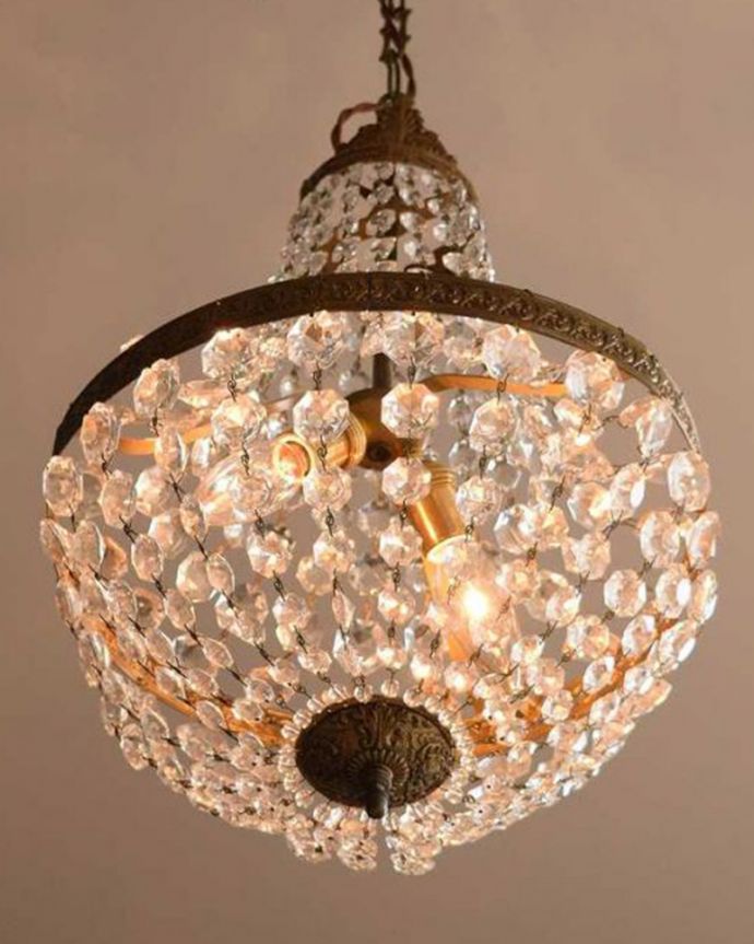 シャンデリア　照明・ライティング　キラキラ輝く夜を届けてくれるアンティークのシャンデリア(2灯)(E17シャンデリア球付)。。(x-888-z)