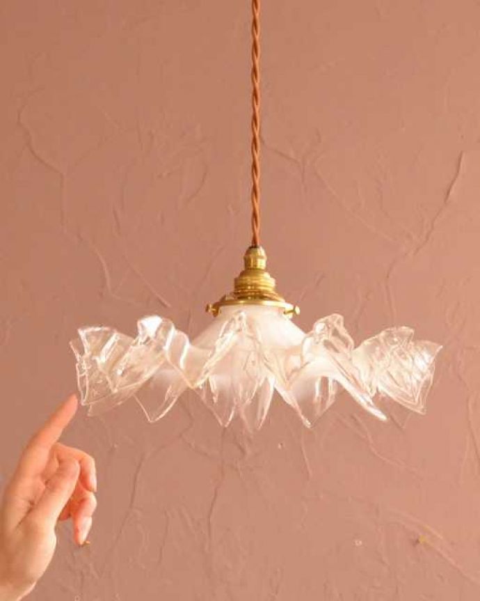 ペンダントライト　照明・ライティング　フランス輸入のミルクガラスランプシェード(コード・シャンデリア電球・ギャラリーA付き) 。。(x-911-z)