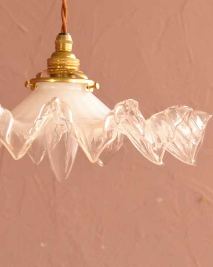 ペンダントライト　照明・ライティング　フランス輸入のミルクガラスランプシェード(コード・シャンデリア電球・ギャラリーA付き) 。。(x-911-z)