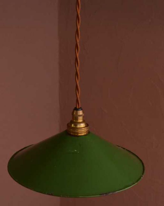 ペンダントライト　照明・ライティング　フランスから届いたアンティークのペンダントライト（コード・シャンデリア球・ギャラリーなし）。。(x-912-z)