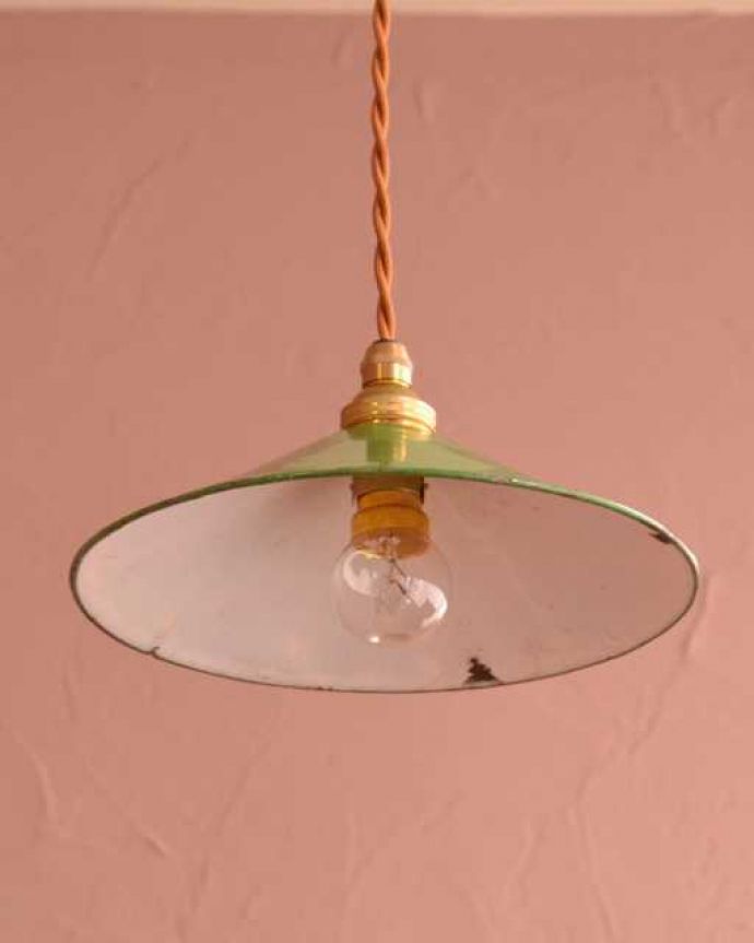 ペンダントライト　照明・ライティング　フランスから届いたアンティークのペンダントライト（コード・シャンデリア球・ギャラリーなし）。。(x-912-z)