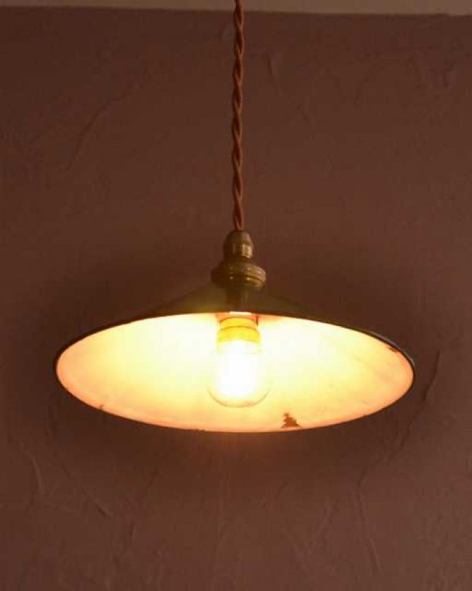 ペンダントライト　照明・ライティング　フランスから届いたアンティークのペンダントライト（コード・シャンデリア球・ギャラリーなし）。。(x-912-z)