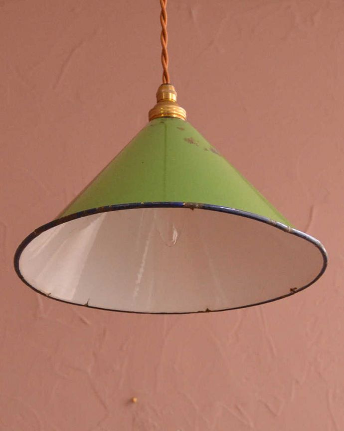 ペンダントライト　照明・ライティング　フランスから届いたアンティークのペンダントライト（コード・シャンデリア球・ギャラリーなし）。。(x-913-z)