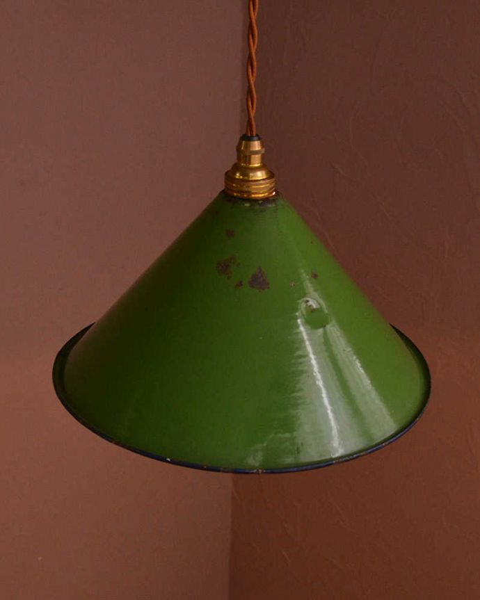 ペンダントライト　照明・ライティング　フランスから届いたアンティークのペンダントライト（コード・シャンデリア球・ギャラリーなし）。。(x-913-z)