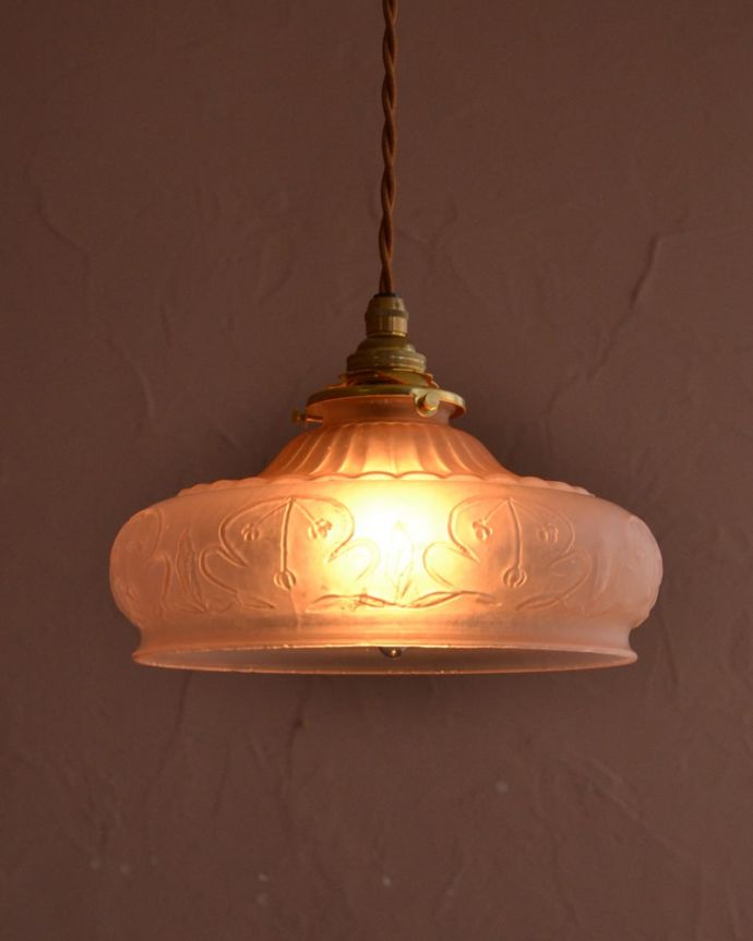 照明・ライティング ランプシェード お部屋のアクセサリーに使って欲しいアンティーク照明器具の中で気軽に使いやすいペンダントライト。(x-920-z)