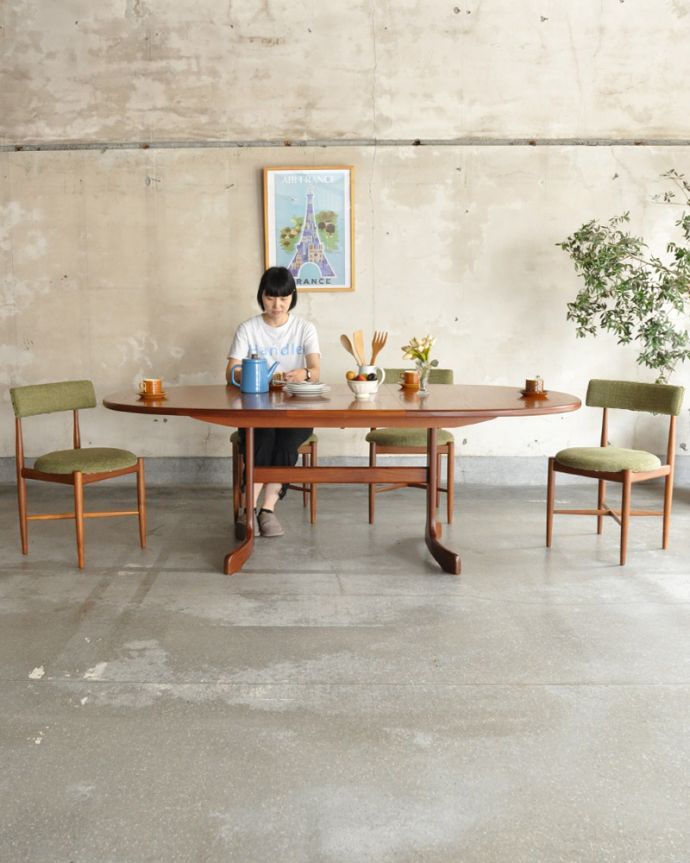 G-PLAN(Gプラン) アンティーク家具 脚のお洒落なG-planの伸張式ダイニングテーブル、北欧テイストのヴィンテージ家具。サイズも変えれる!お洒落なダイニングテーブル大人気のダイニングテーブル。(x-921-f)