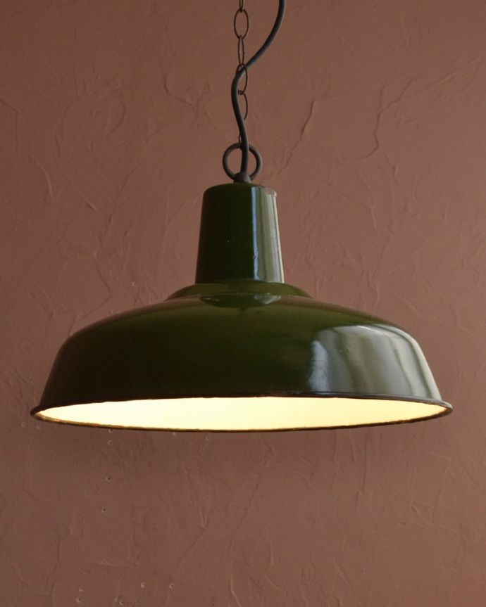 照明・ライティング エナメルランプ 1つ1つ表情が違います新しいエナメルランプでは、出すことの出来ない風合い、存在感はさすがアンティーク。(x-922-z)