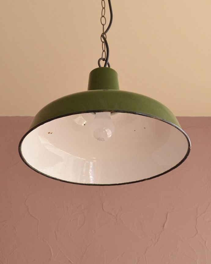 照明・ライティング エナメルランプ 下から見上げると・・・実際に取り付けて下から見るとこんな感じです。(x-922-z)