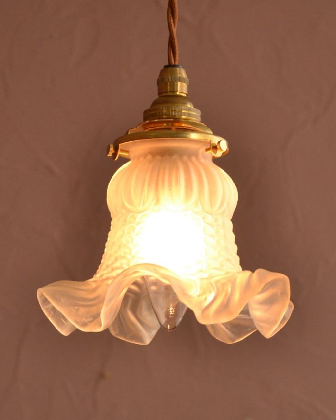 照明・ライティング ランプシェード お部屋のアクセサリーに使って欲しいアンティーク照明器具の中で気軽に使いやすいペンダントライト。(x-923-z)