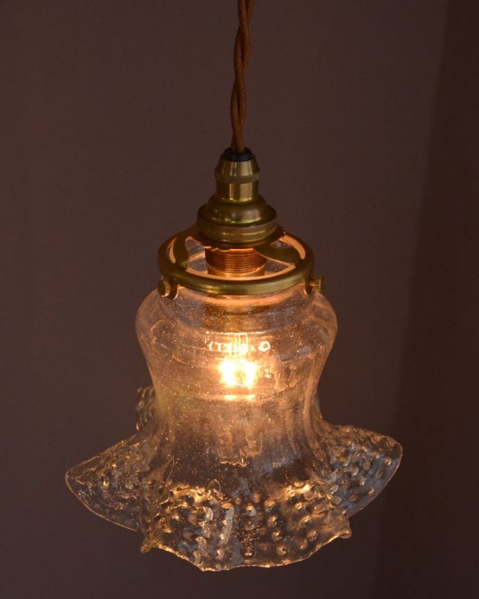 照明・ライティング　ランプシェード　取り付け金具は日本仕様シェードはアンティークですが、取り付け金具は日本仕様の新しいものです。(x-924-z)