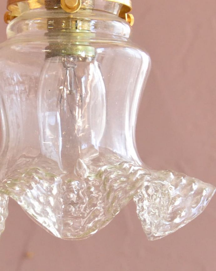 照明・ライティング　ランプシェード　アンティークらしいデザインこだわりたい方におススメのアンティークのシェード。(x-924-z)