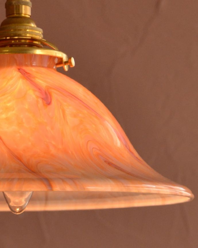 照明・ライティング　ランプシェード　使えるものだけ選んできましたアンティークなのでキズや汚れ、カケなどは必ずありますが、使えると判断したものだけを吟味して選んできました。(x-927-z)