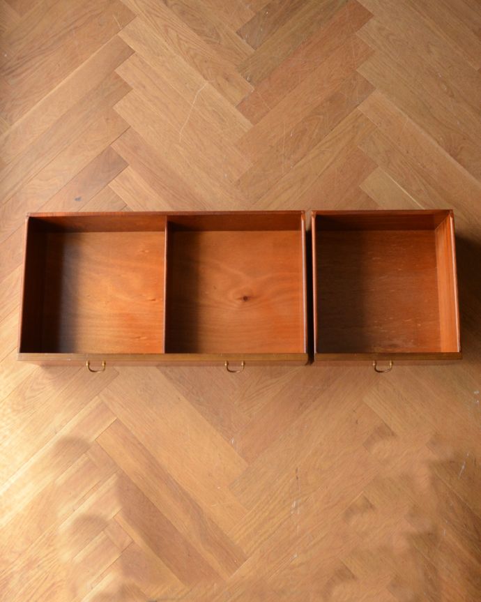 G-PLAN(Gプラン)　アンティーク家具　G-planのリビングサイドボード、トラー&ブラックシリーズのヴィンテージ家具。引き出しがあるので細かいものもしまえます。(x-933-f)