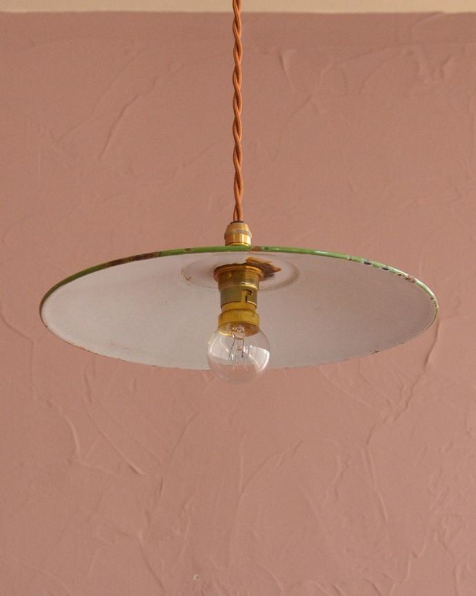 アンティーク照明の美しい灯り