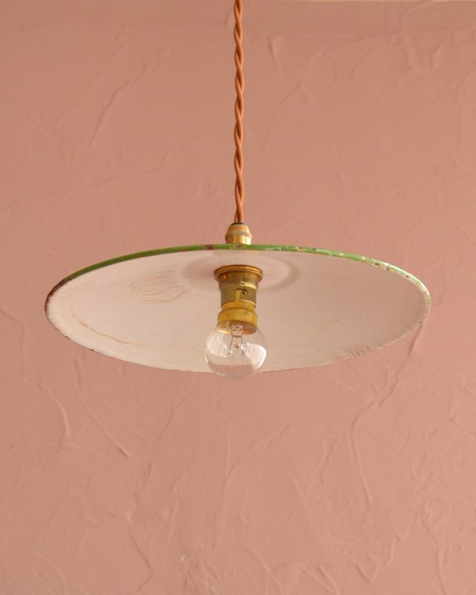 アンティーク照明の美しい灯り