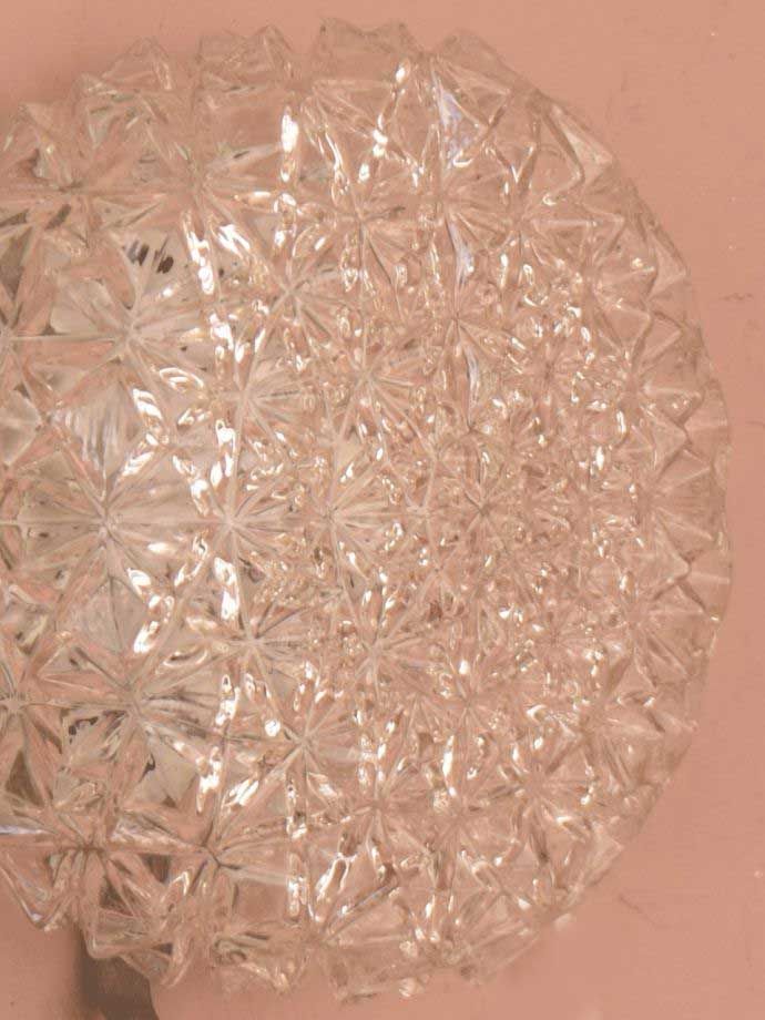 壁付けブラケット　照明・ライティング　フランスのアンティーク照明、ガラスシェードのシーリングライト（Ｅ17丸球付）　使えるものだけ選んできましたアンティークなのでキズや汚れ、カケなどは必ずありますが、使えると判断したものだけを吟味して選んできました。(x-949-z)