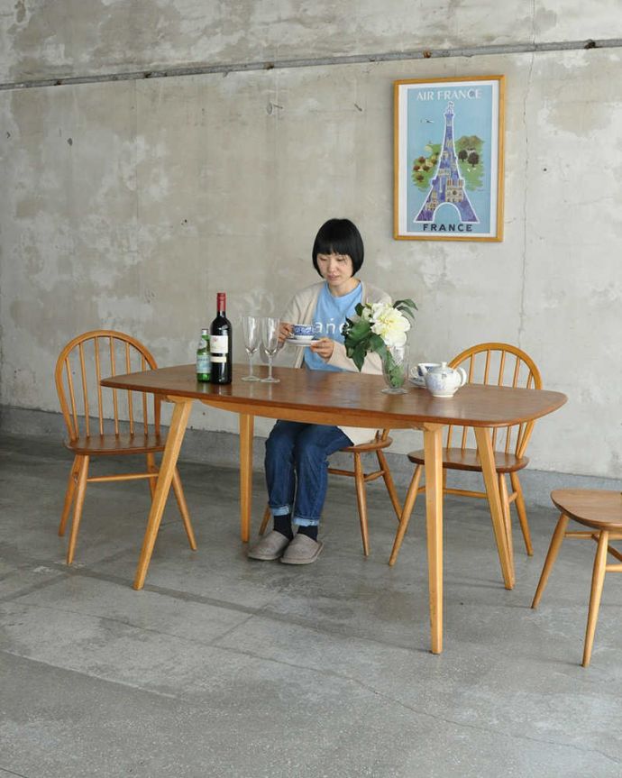 アーコールの家具 アンティーク家具 北欧スタイルの家具、アンティークのアーコール社のダイニングテーブル。カジュアルで使いやすいテーブル。(x-959-f)