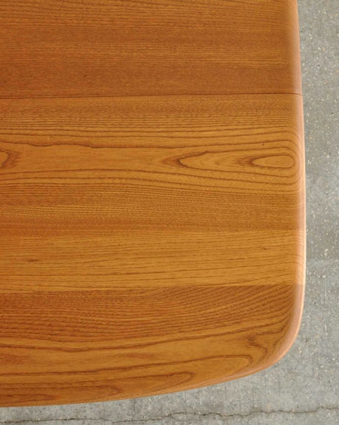 アーコールの家具　アンティーク家具　用途に合わせてサイズ展開可能、アーコール社のヴィンテージドロップリーフテーブル。近づいてみるとこんな感じです。(x-960-f)