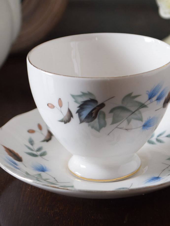 Colcloughのアンティークカップ&ソーサー