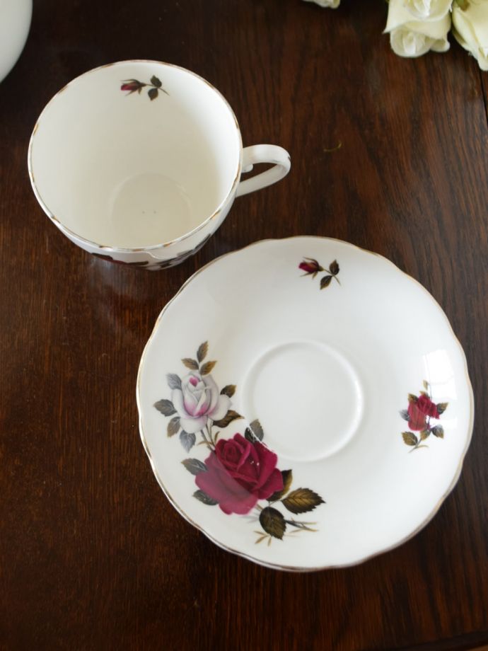 英国アンティークのおしゃれな食器