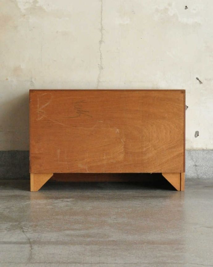 修復してあるので後姿もキレイです