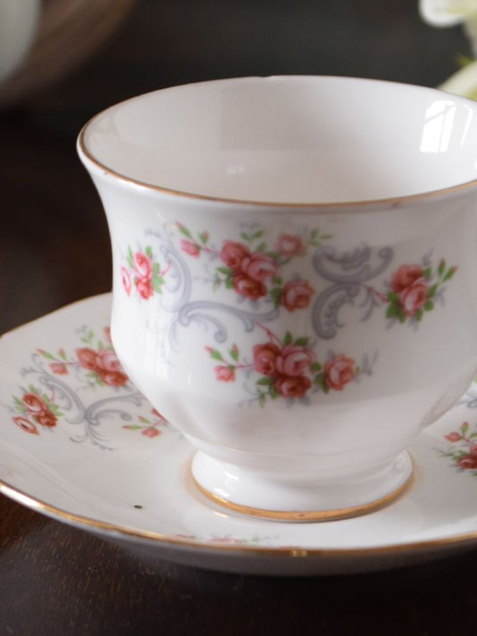 アンティークのカップ＆ソーサー