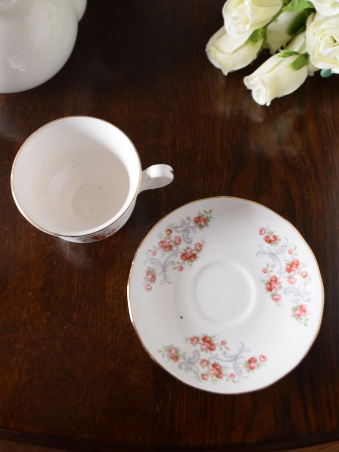 英国アンティークのおしゃれな食器