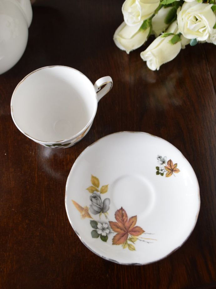 英国アンティークのおしゃれな食器