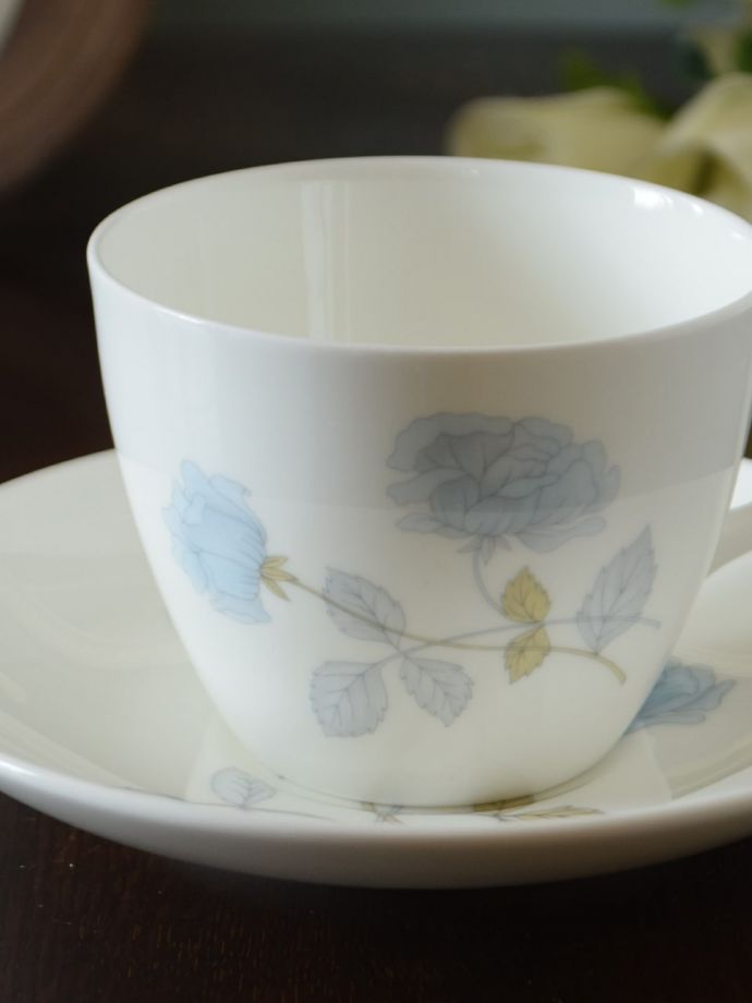 ウェッジウッド(Wedgwood)の陶磁器、アイスローズのアンティークカップ