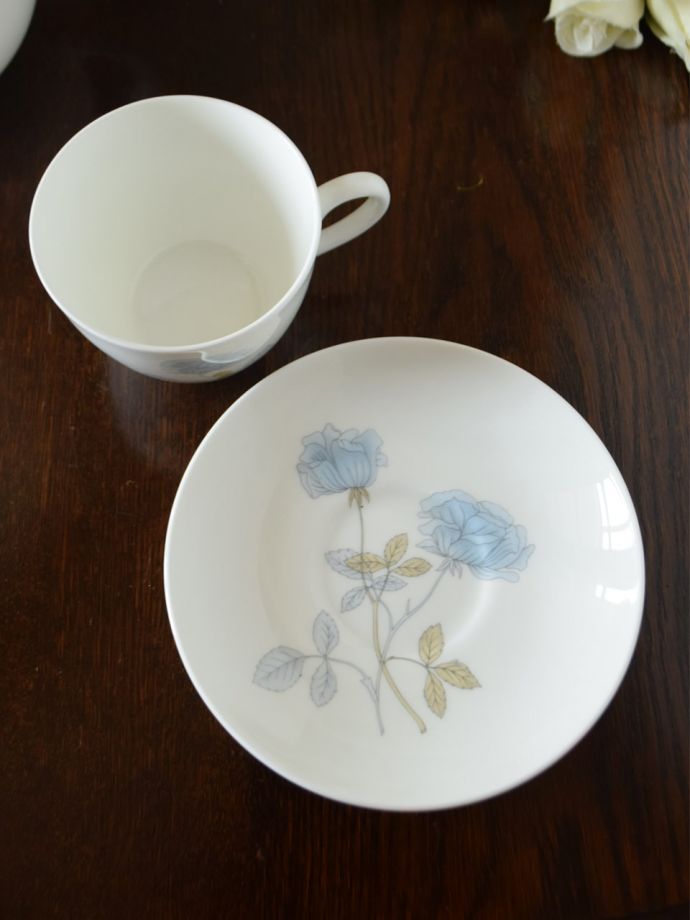 ウェッジウッド(Wedgwood)の陶磁器、アイスローズのアンティークカップ