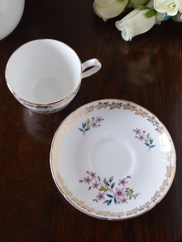 英国アンティークのおしゃれな食器