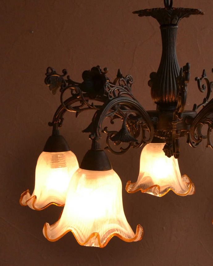 シャンデリア 照明・ライティング アンティーク風のシェード付きシャンデリア(5灯)(E17電球付)。。(cr-505)