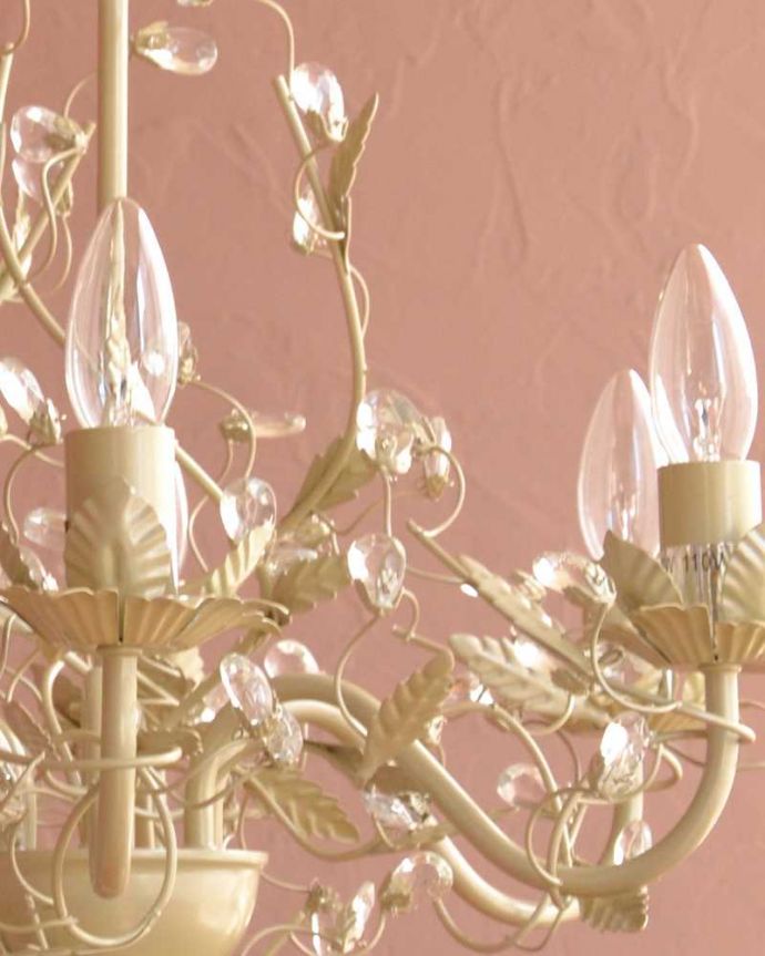 シャンデリア　照明・ライティング　気軽に使えるアンティーク風のシャンデリア(6灯)（Ｅ12電球付） 。。(cr-526)